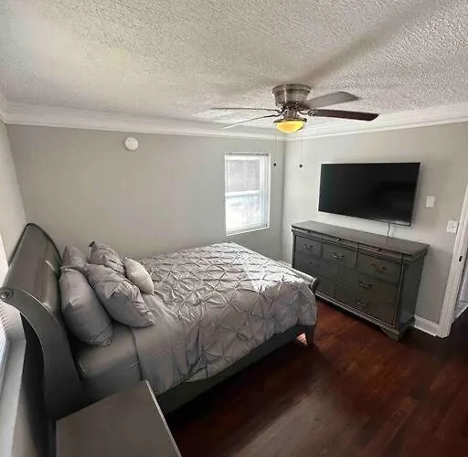 Luxury Bungalow Home Away From Home!